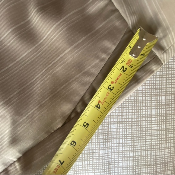 Mossimo Stretch suit-dress/work length tan shorts. - Picture 7 of 16